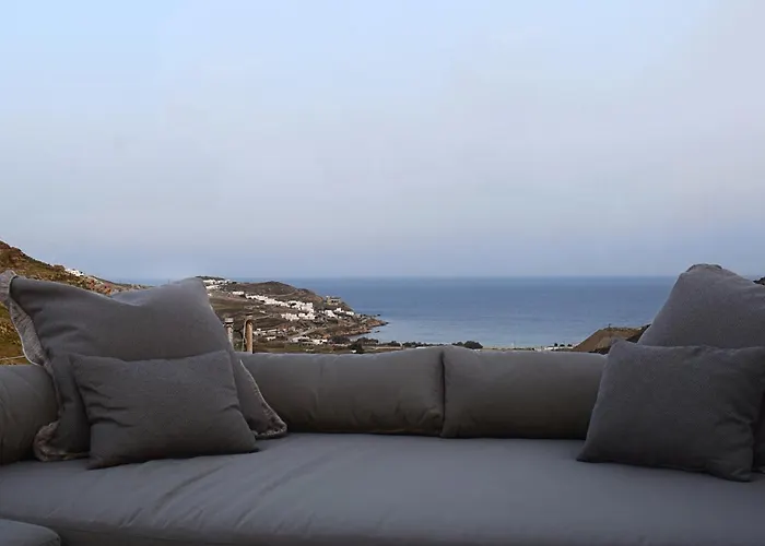 别墅 Livadi House *